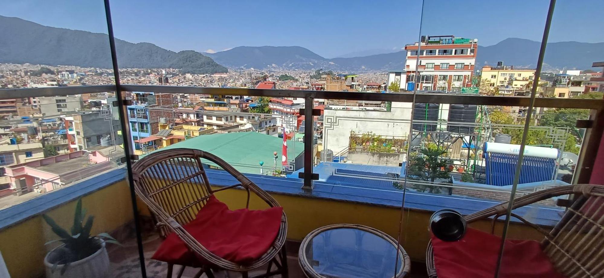 Hotel Yakroo Manang Kathmandu Ngoại thất bức ảnh
