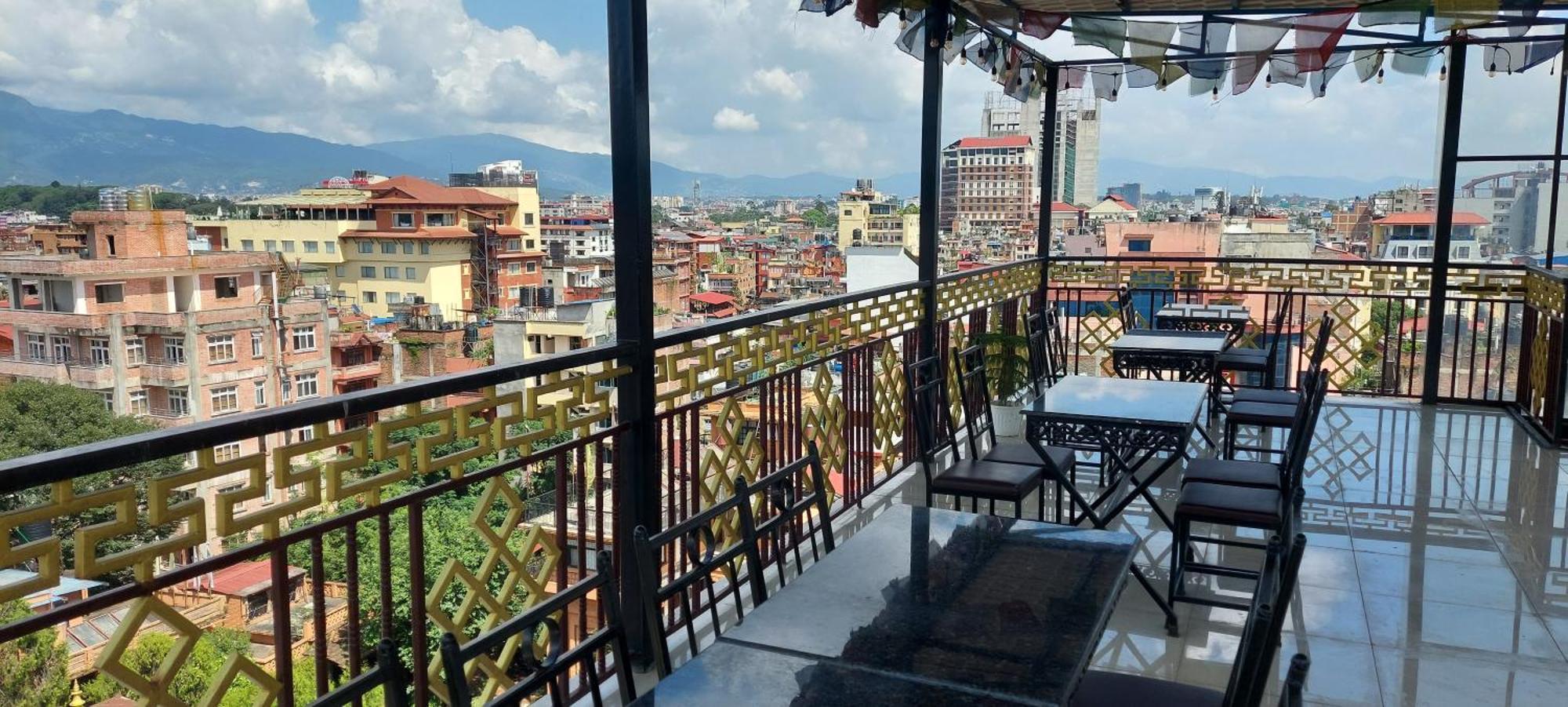Hotel Yakroo Manang Kathmandu Ngoại thất bức ảnh