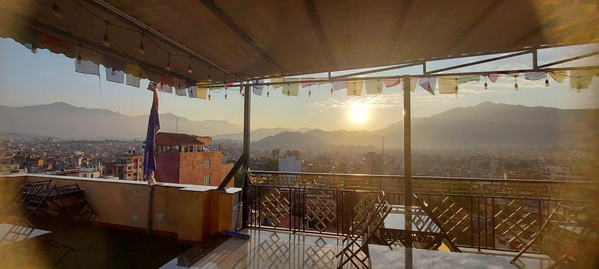 Hotel Yakroo Manang Kathmandu Ngoại thất bức ảnh