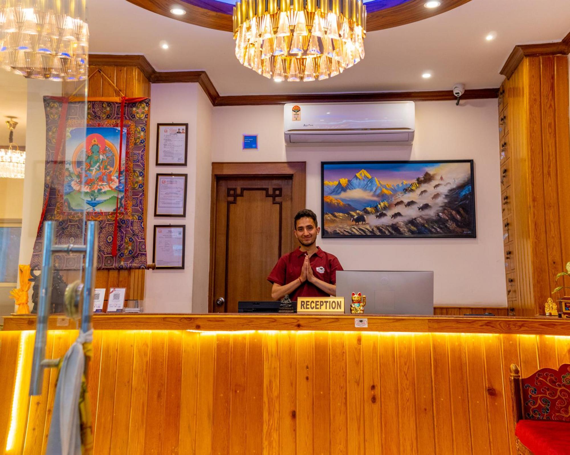 Hotel Yakroo Manang Kathmandu Ngoại thất bức ảnh